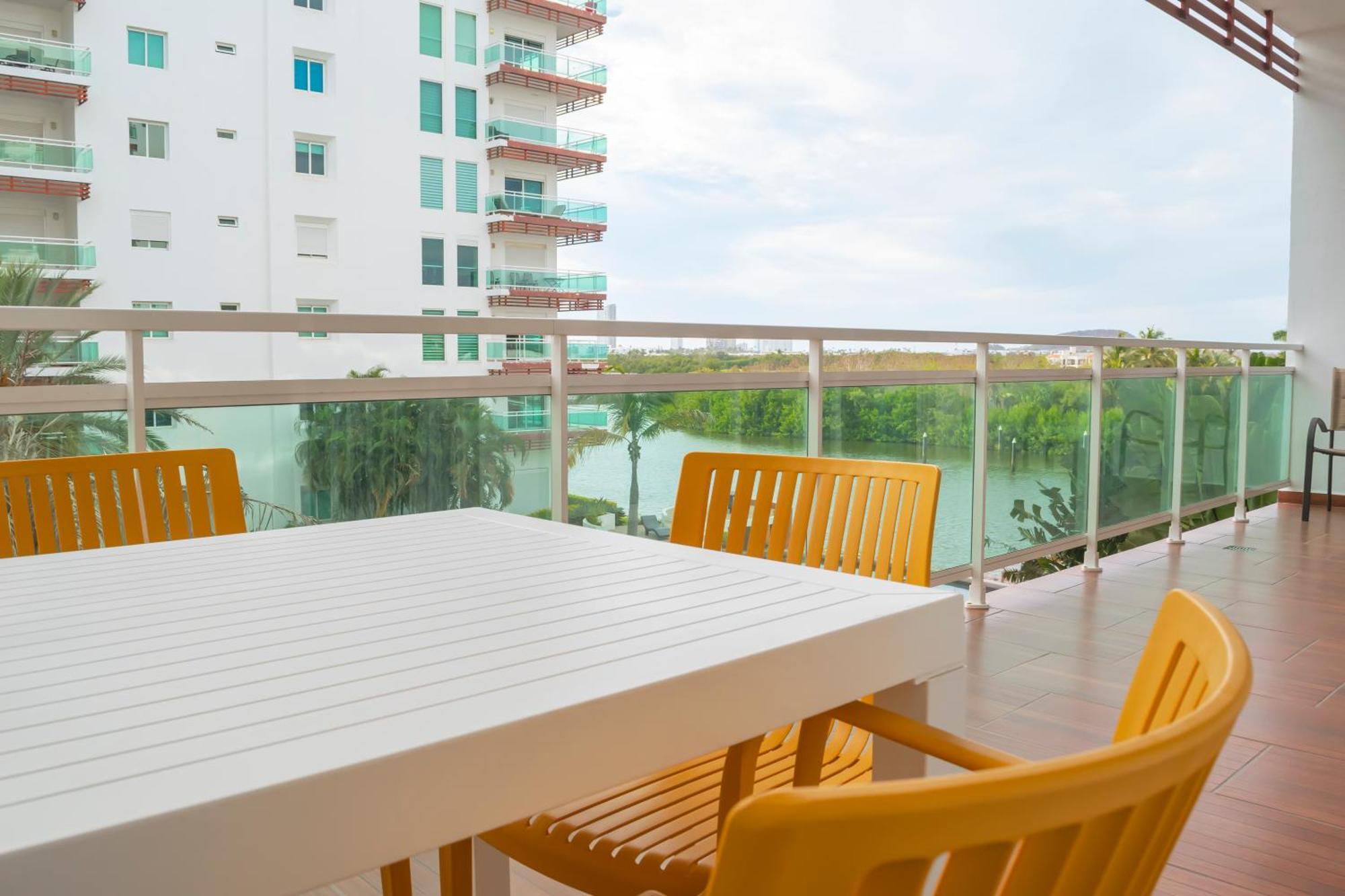 Condominio Con Una Bonita Vista Del Puerto Deportivo De G P S Rentas Mazatlán Exterior foto