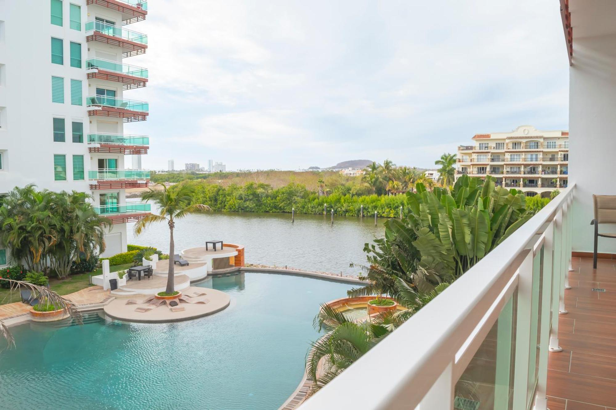 Condominio Con Una Bonita Vista Del Puerto Deportivo De G P S Rentas Mazatlán Exterior foto